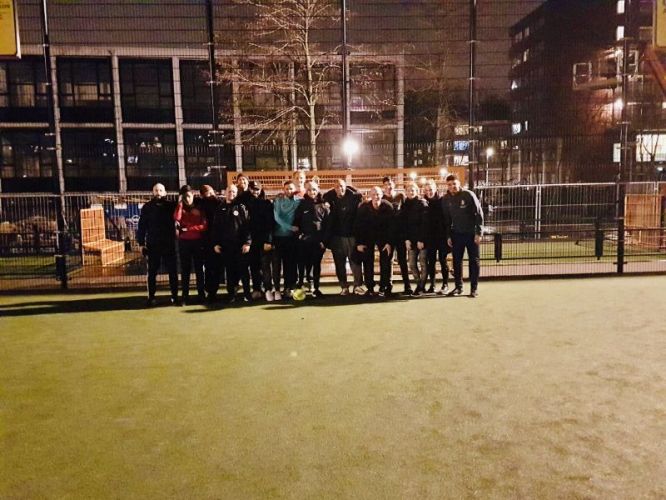 Voetbal met Politie (video)